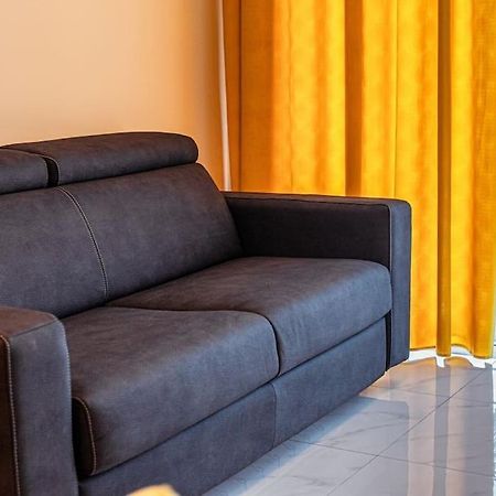 Stylish Seafront Spinola Apartment Saint Julian's Dış mekan fotoğraf